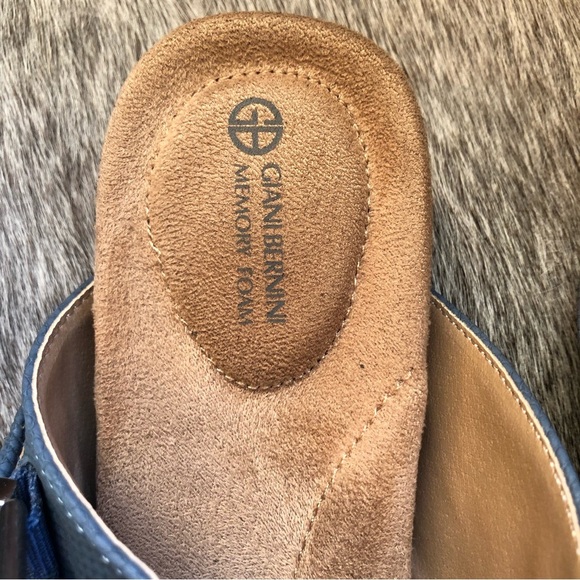 Like New Giani Bernini Rivver sandal memory foam heel slate blue color 8 - Picture 5 of 9